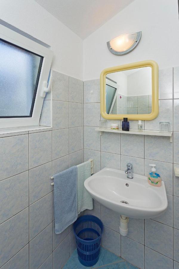 Apartments Dora ฮวาร์ ภายนอก รูปภาพ