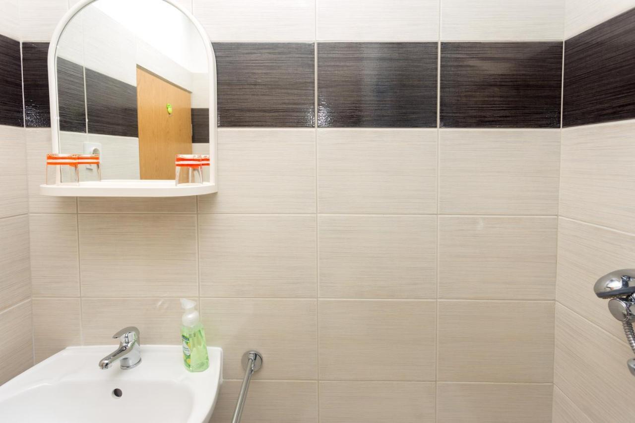 Apartments Dora ฮวาร์ ภายนอก รูปภาพ