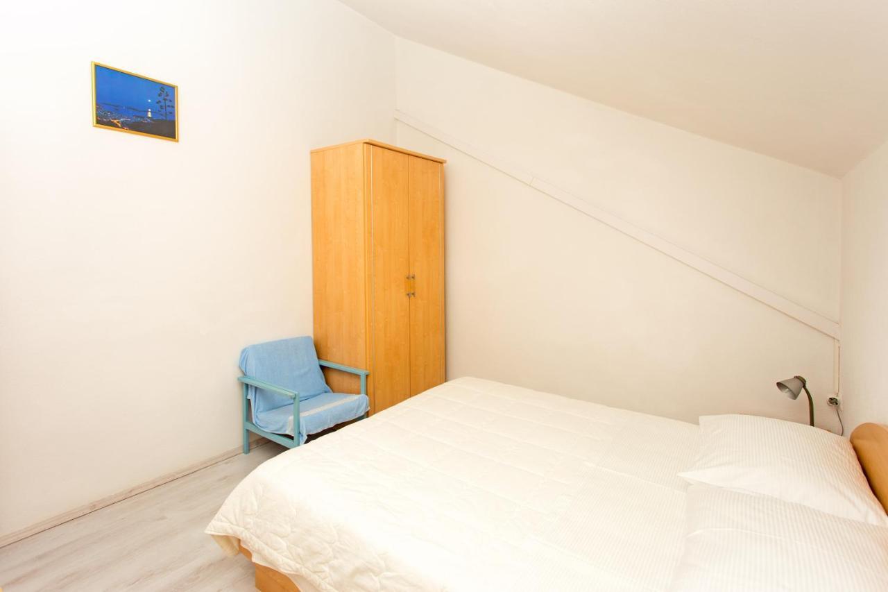 Apartments Dora ฮวาร์ ภายนอก รูปภาพ