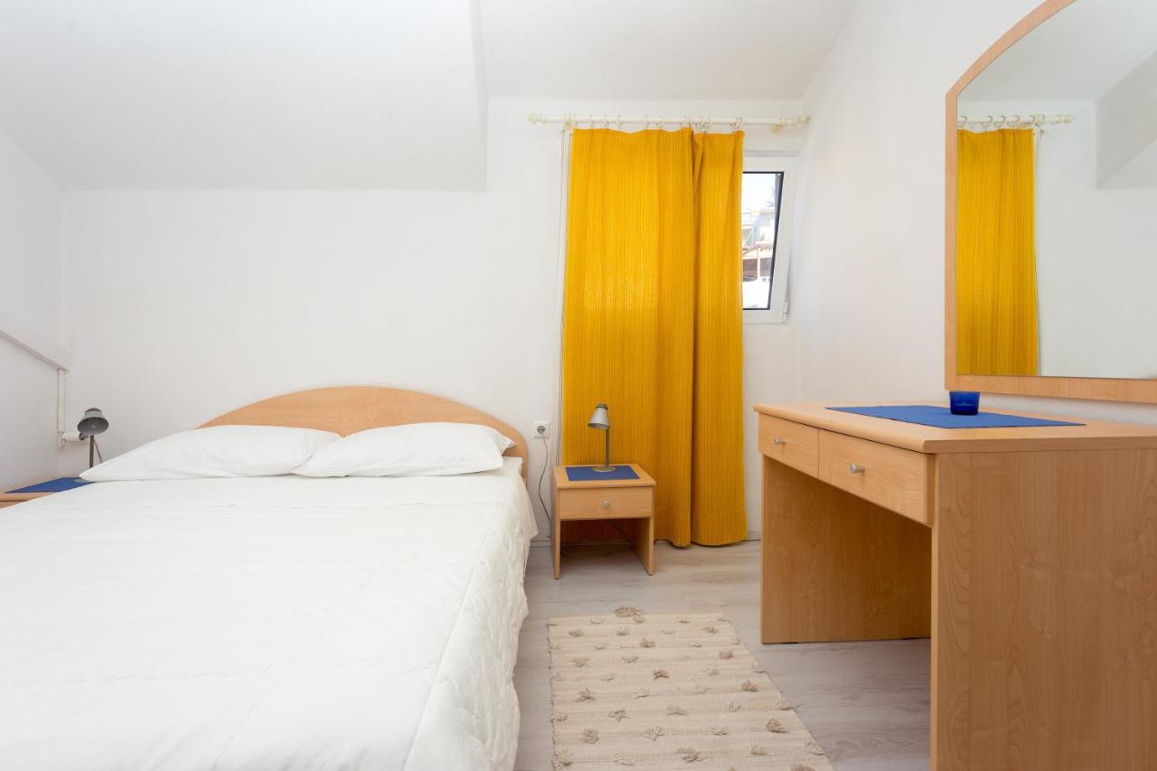 Apartments Dora ฮวาร์ ภายนอก รูปภาพ