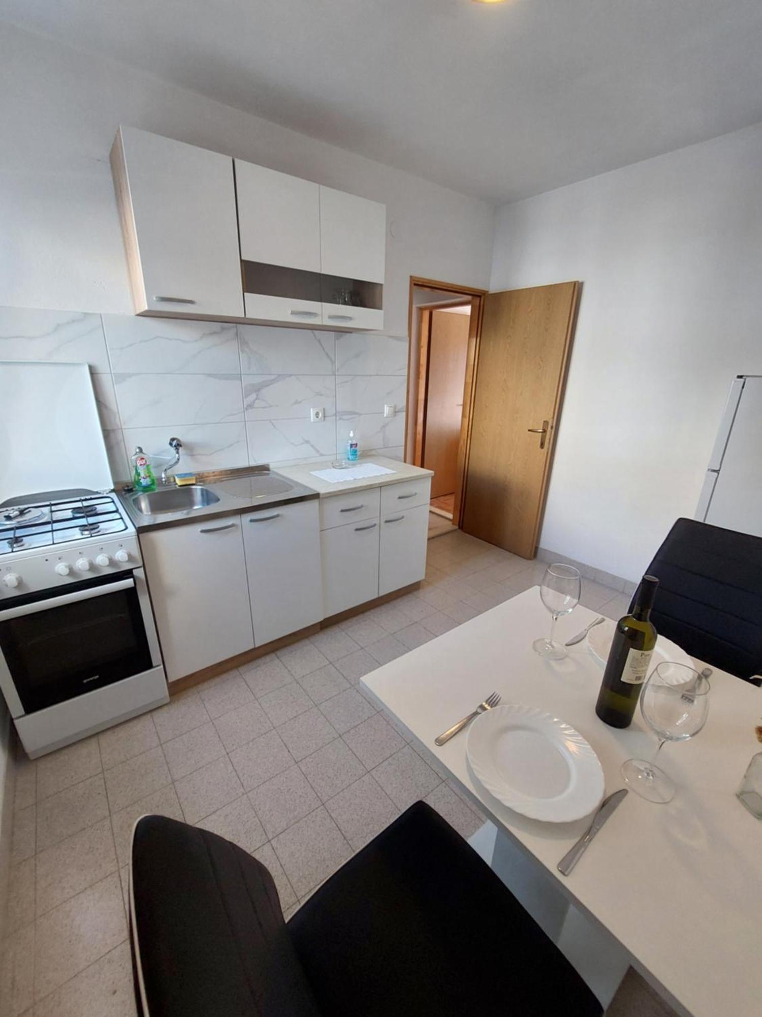 Apartments Dora ฮวาร์ ภายนอก รูปภาพ