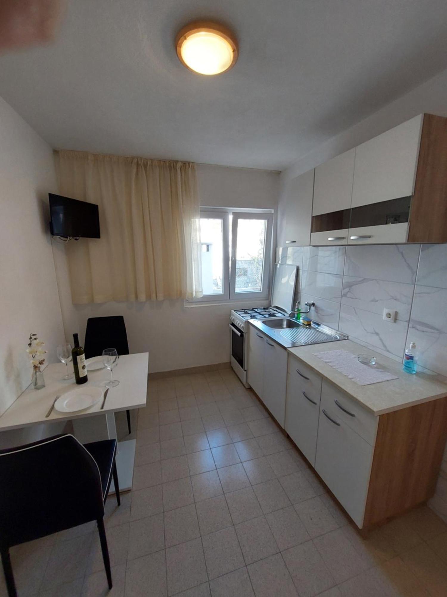 Apartments Dora ฮวาร์ ภายนอก รูปภาพ