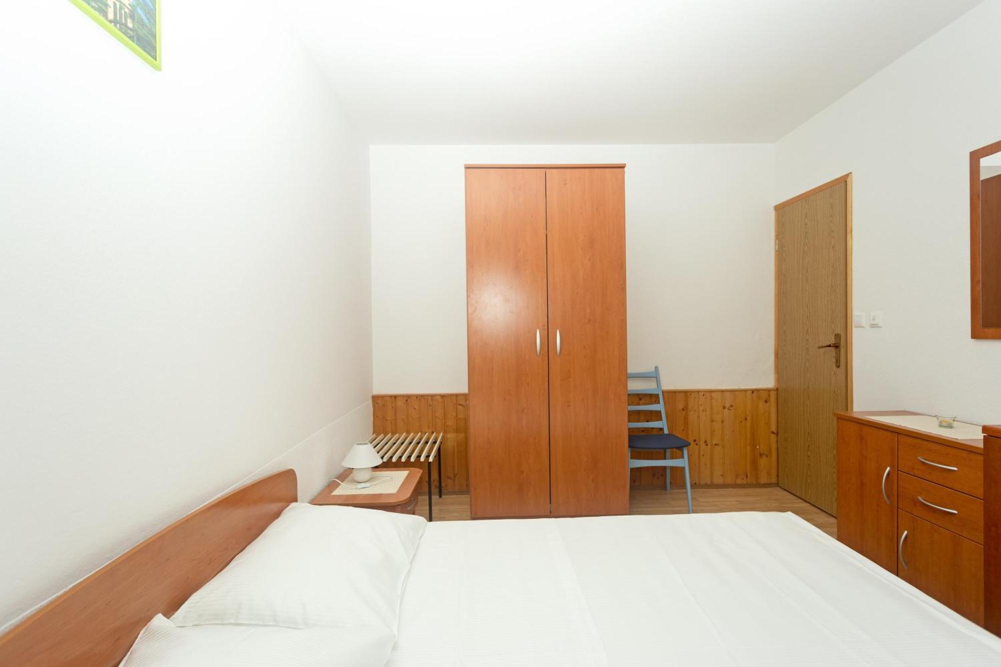 Apartments Dora ฮวาร์ ภายนอก รูปภาพ